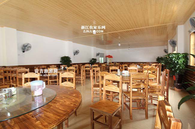 小费饭店客厅