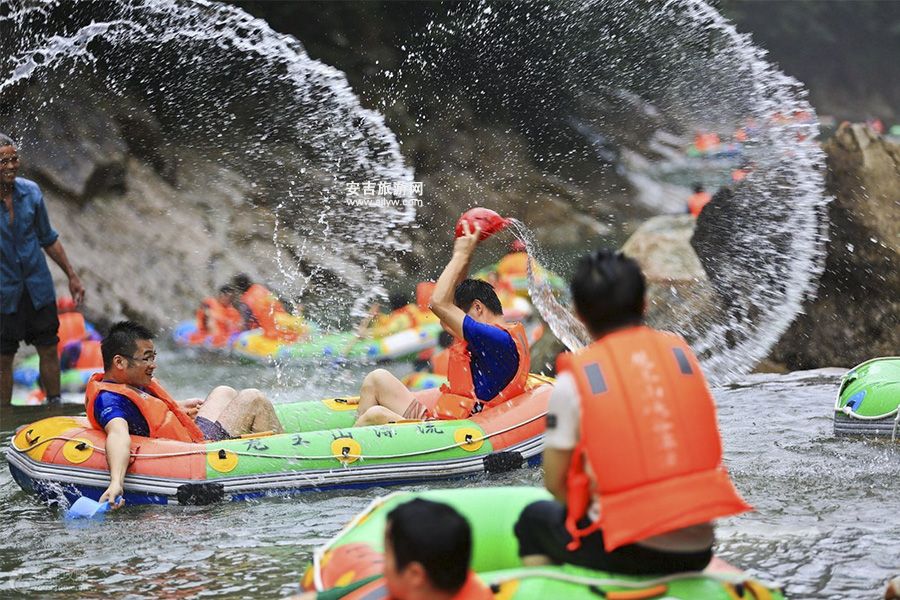 龙王山峡谷漂流140元